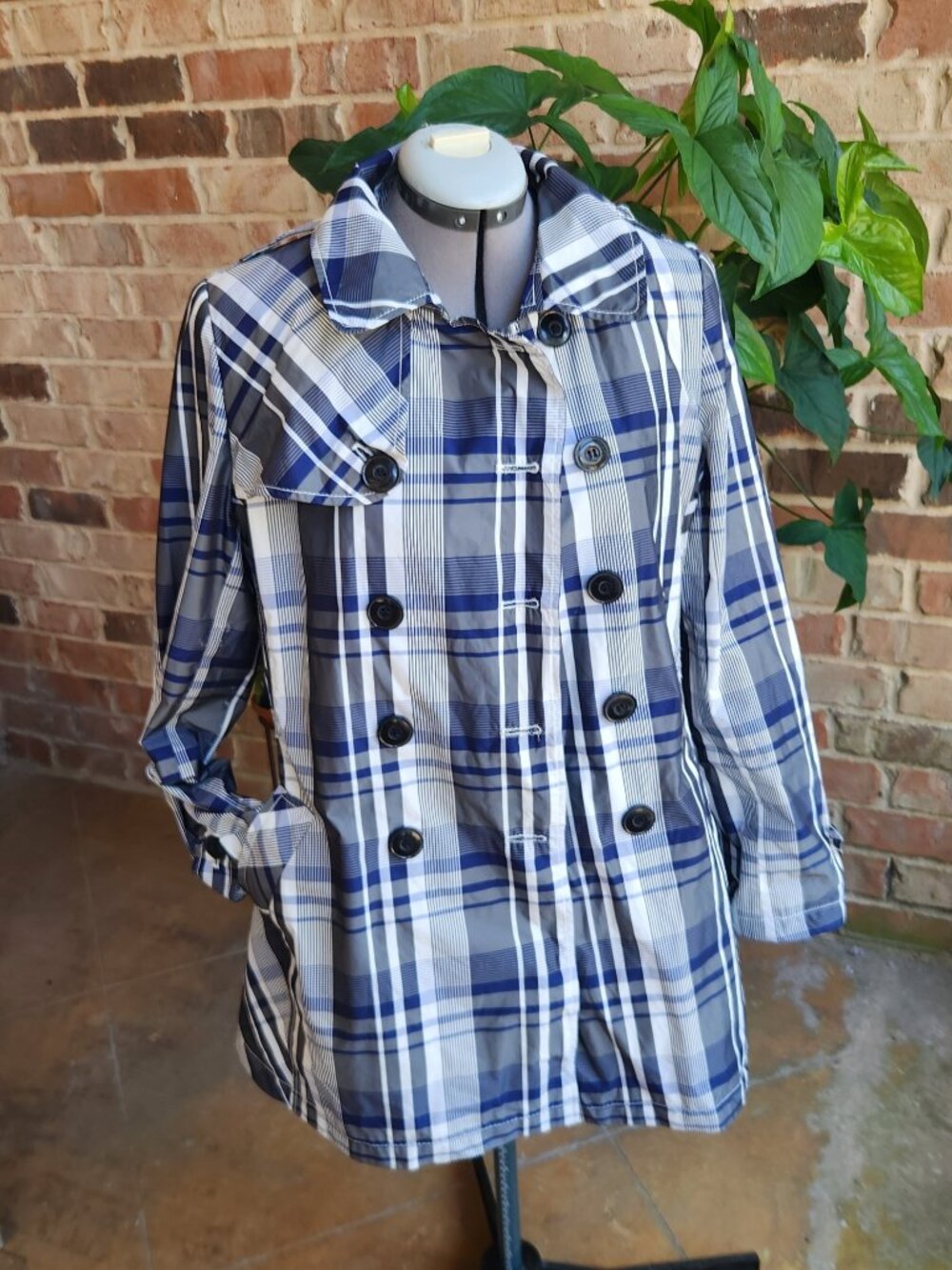 DKNY Plaid Button Up Raincheck – Size: Large –Blue Plaid
